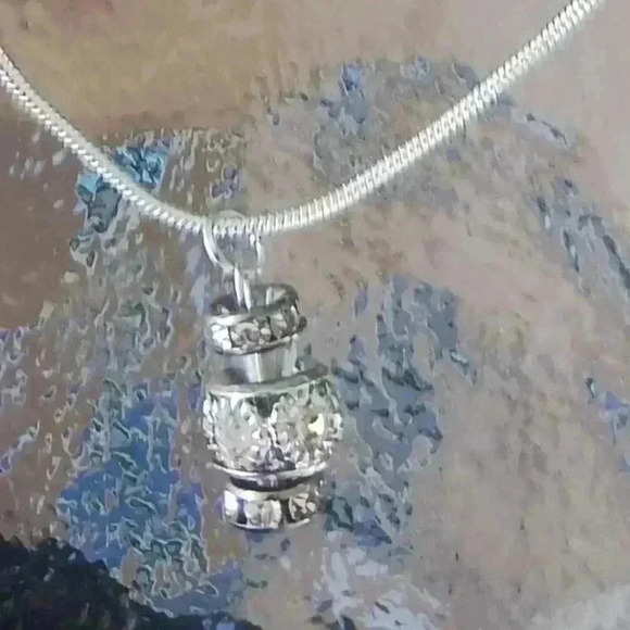 Handcrafted Fashion - Picture 2 of 4